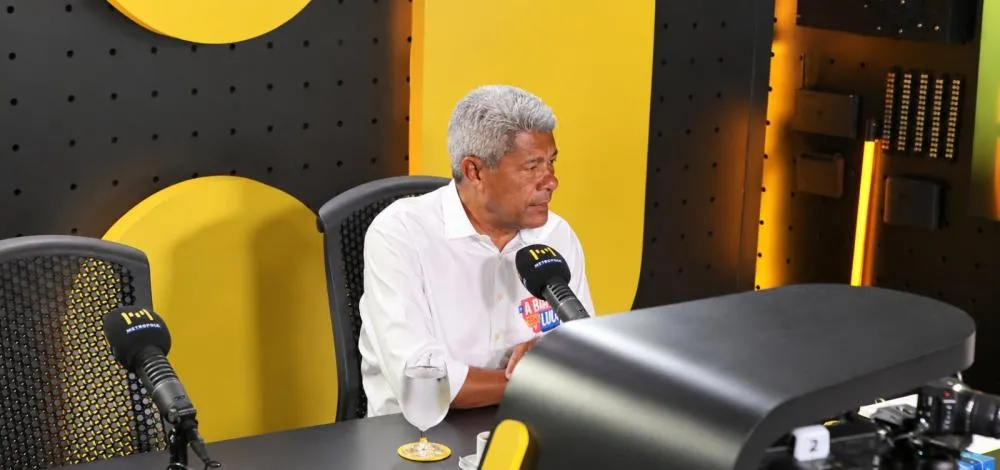 Jerônimo diz que ACM Neto deve apoiar Flávio Bolsonaro no segundo turno