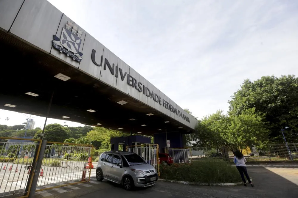 Concurso da UFBA tem 94 vagas para cargo que exige apenas ensino médio
