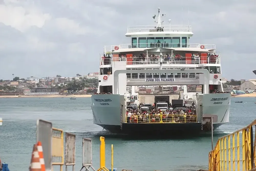 Ferry-boat registra até três horas de espera nesta sexta-feira (9) em Salvador